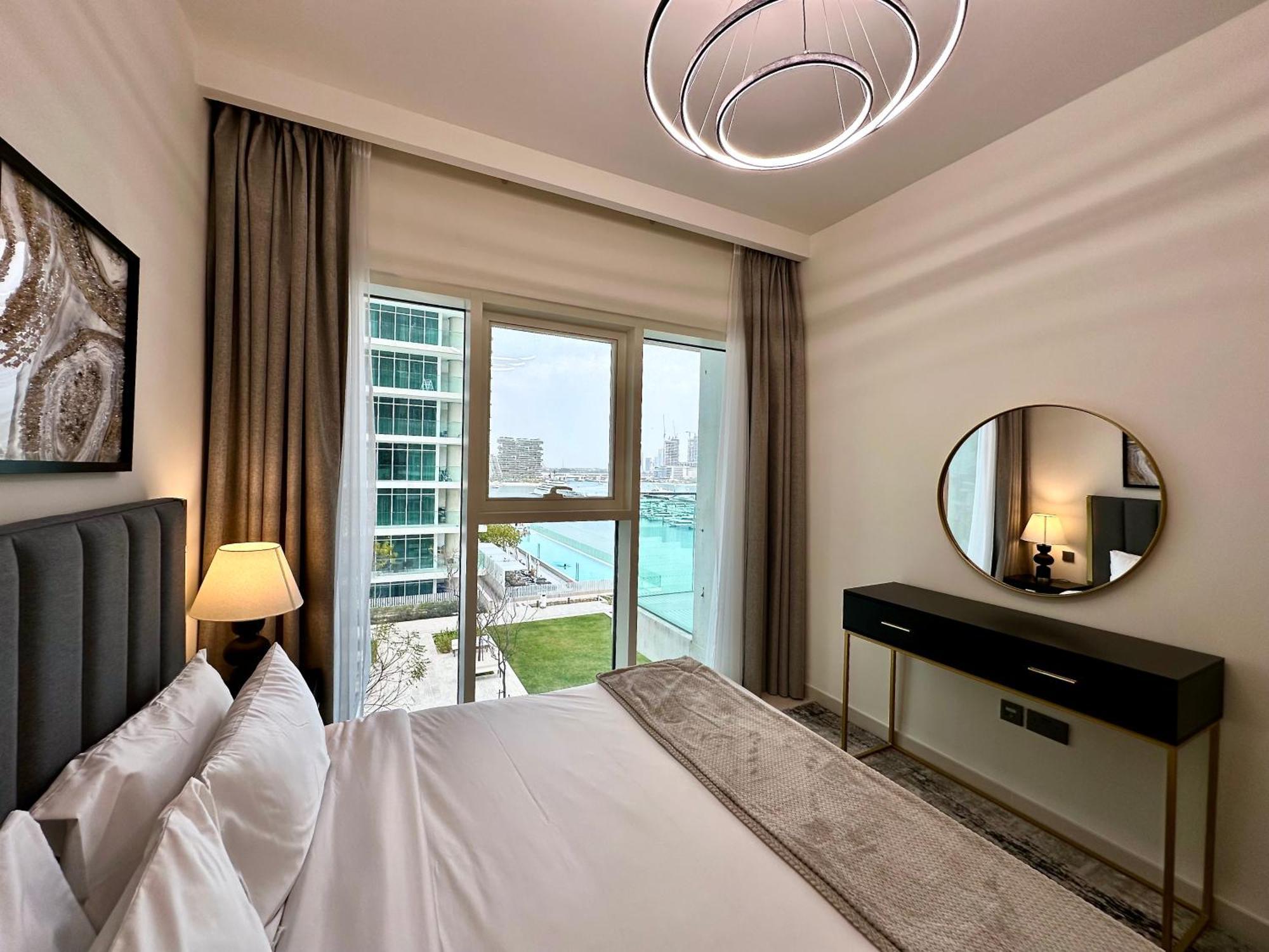 شقة Lux Bnb I Sun Rise Bay I Palm & Sea View دبي المظهر الخارجي الصورة