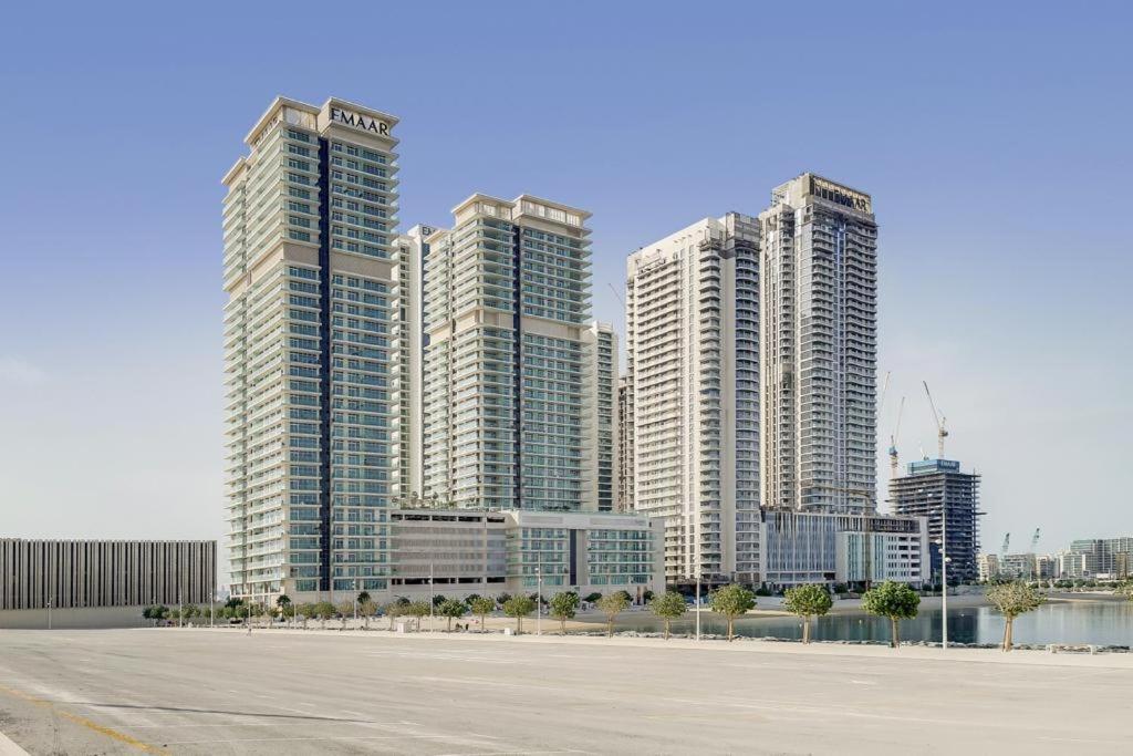 شقة Lux Bnb I Sun Rise Bay I Palm & Sea View دبي المظهر الخارجي الصورة