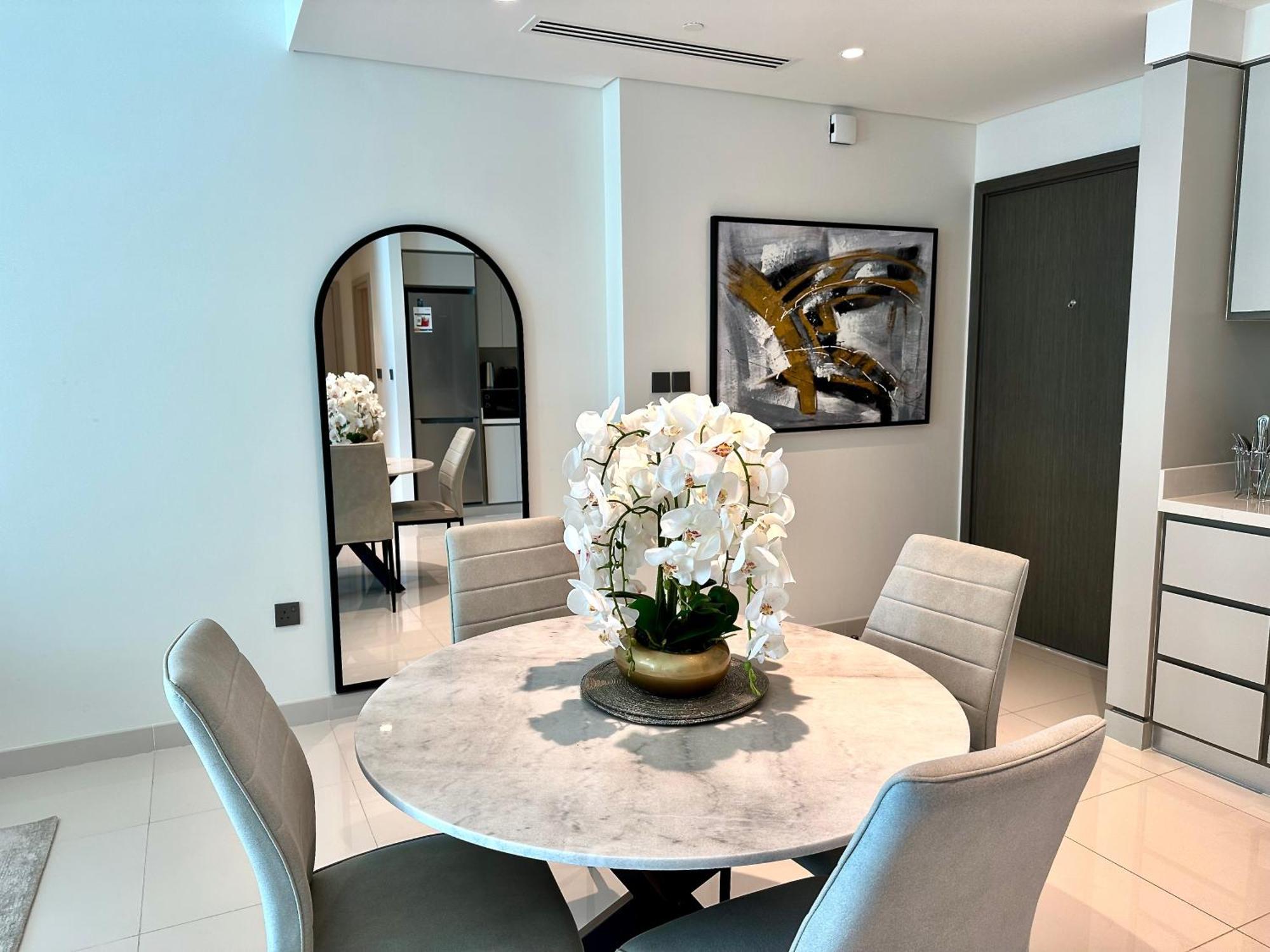 شقة Lux Bnb I Sun Rise Bay I Palm & Sea View دبي المظهر الخارجي الصورة