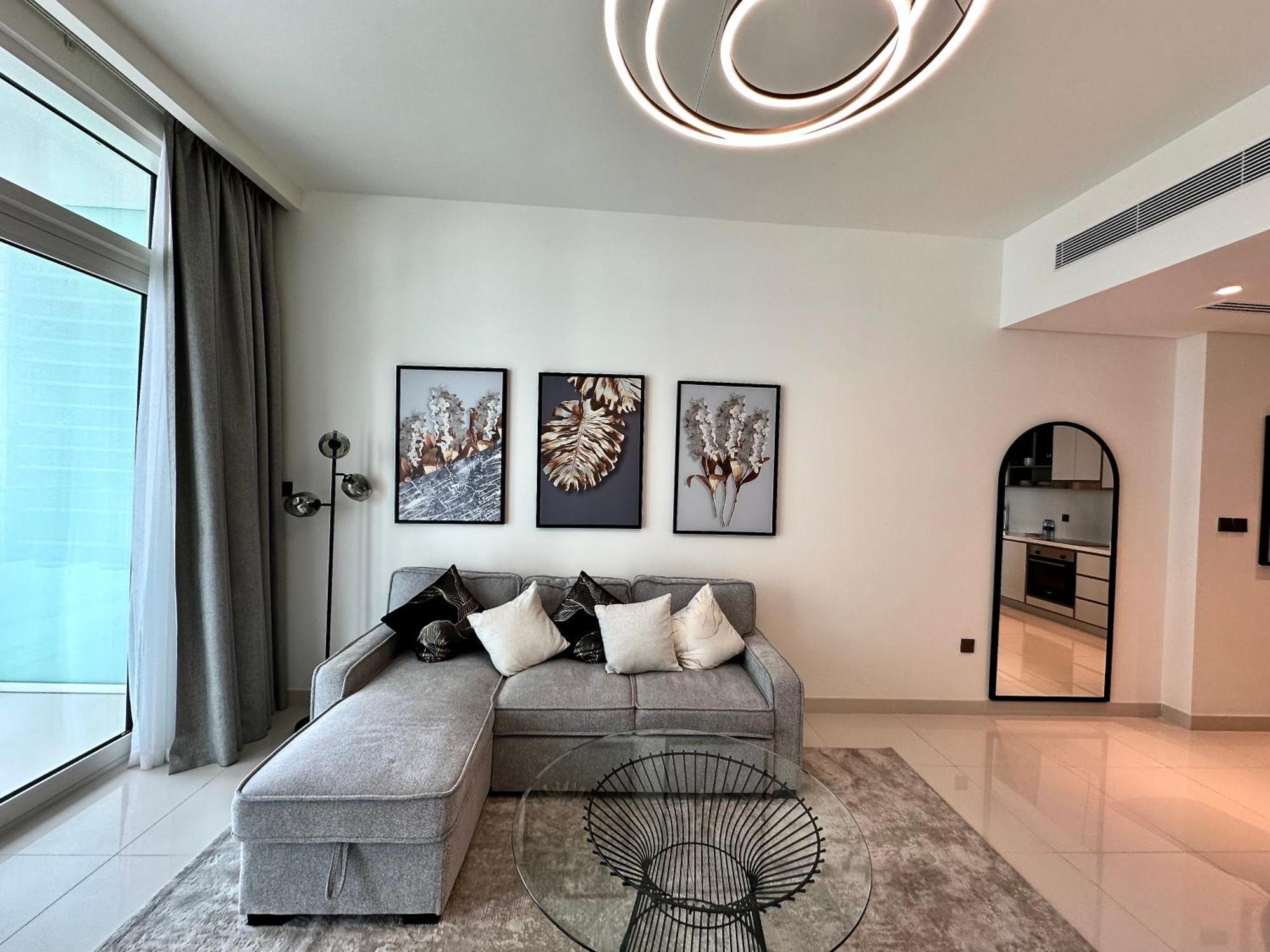 شقة Lux Bnb I Sun Rise Bay I Palm & Sea View دبي المظهر الخارجي الصورة