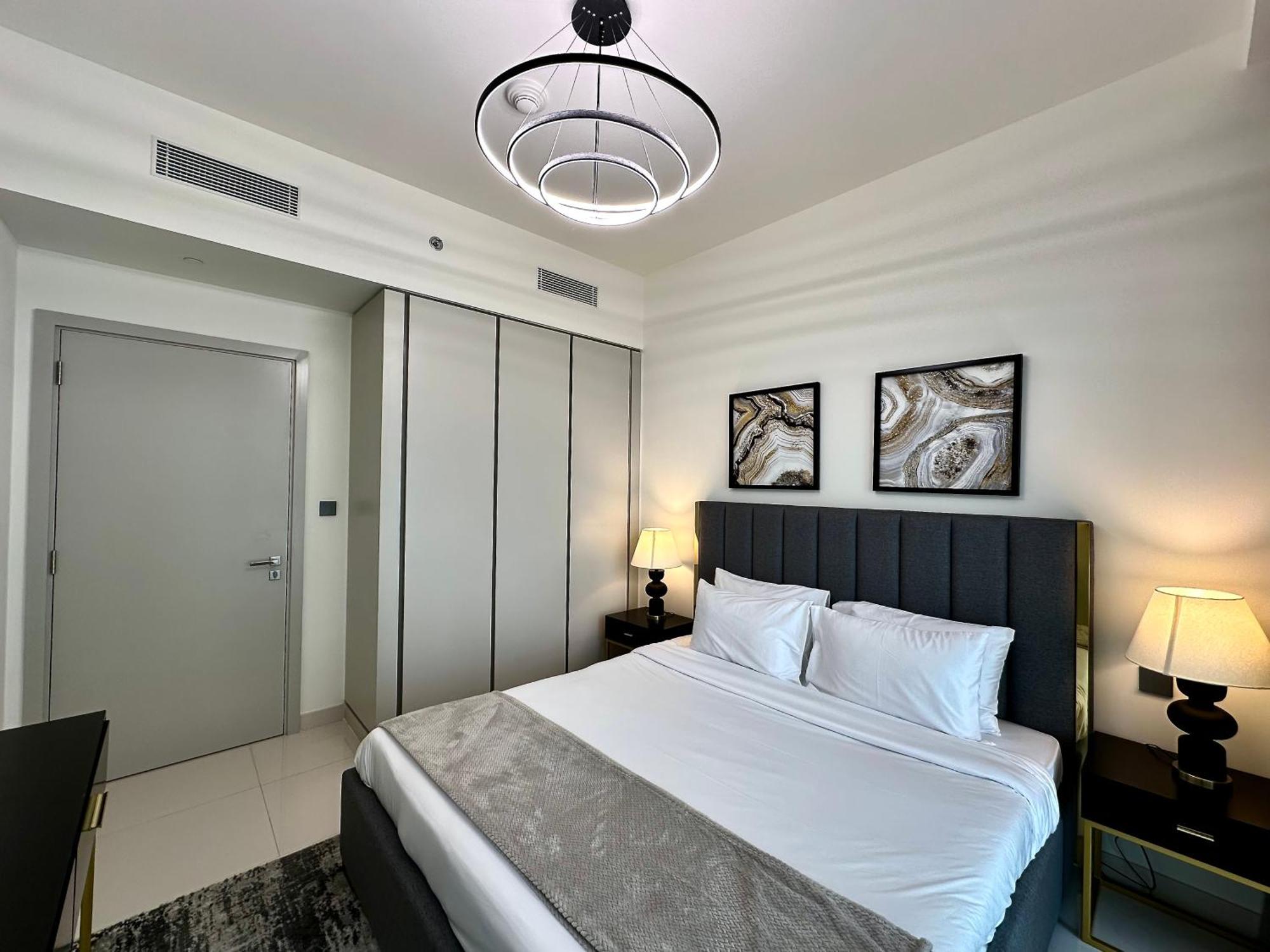 شقة Lux Bnb I Sun Rise Bay I Palm & Sea View دبي المظهر الخارجي الصورة
