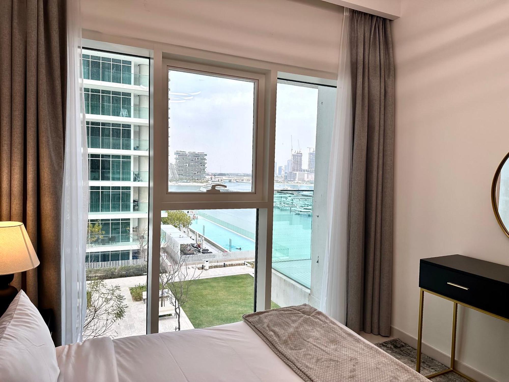 شقة Lux Bnb I Sun Rise Bay I Palm & Sea View دبي المظهر الخارجي الصورة